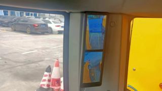 Elimina i punti ciechi dei semirimorchi con la fotocamera a doppio obiettivo